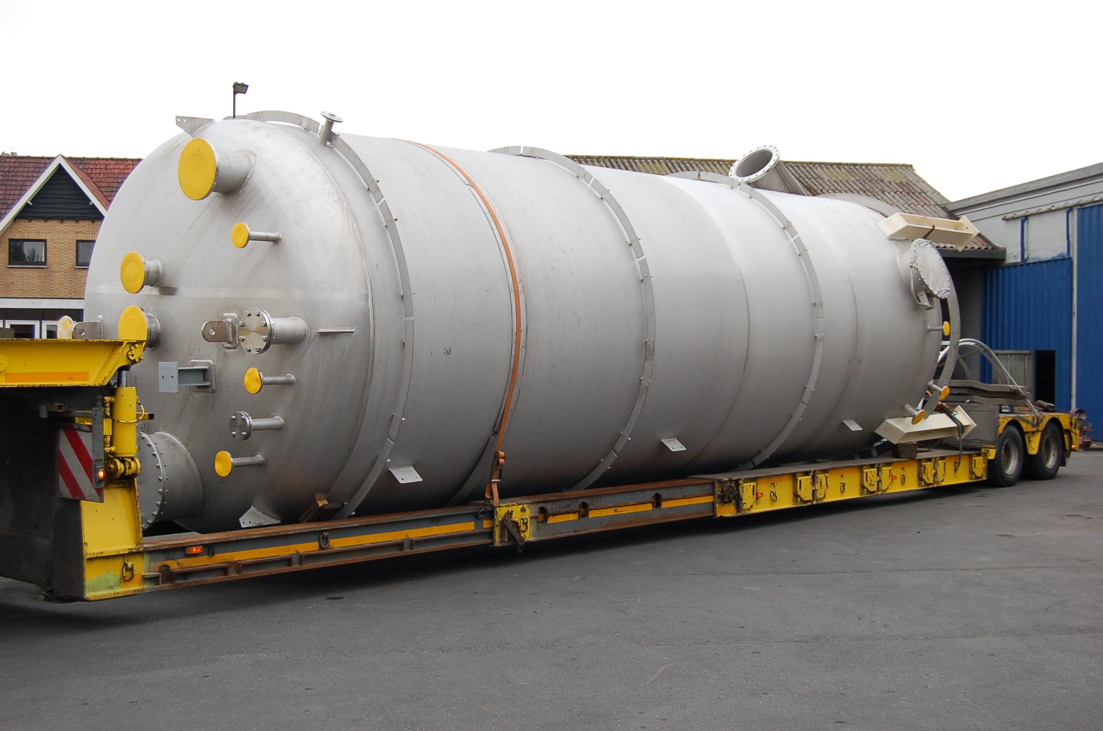 Buffertank diameter 3000 mm.