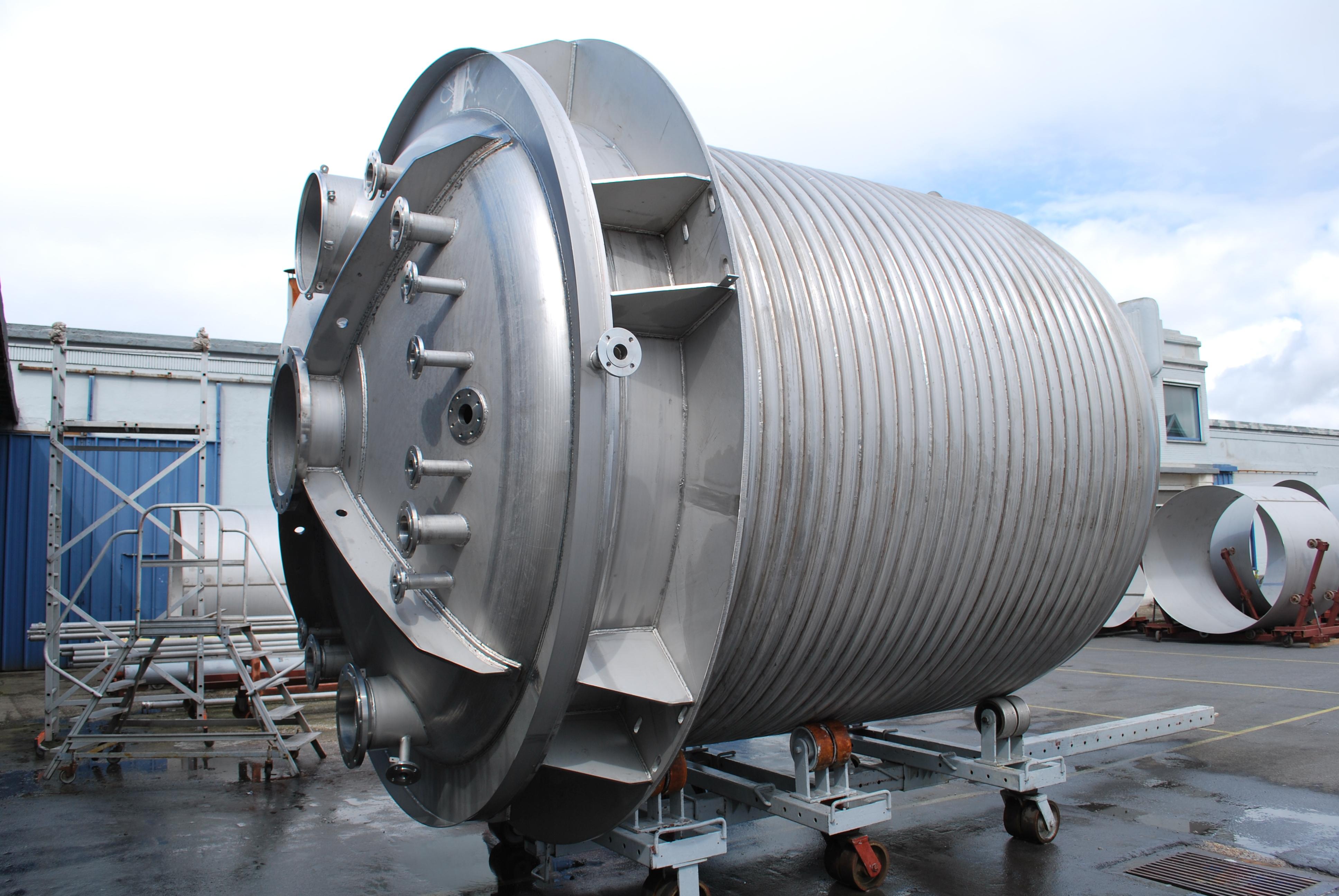 Reactor diameter 3200 mm.